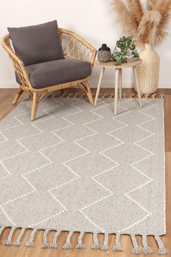 Cora Diamond Tassel Grey Wool Rug - The Rugs