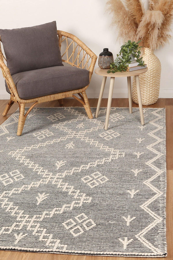 Cora Boho Chic Cream Wool Rug - The Rugs