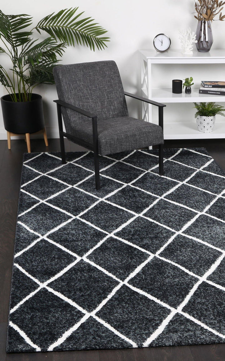 Layla Diamond Charcoal Rug - The Rugs